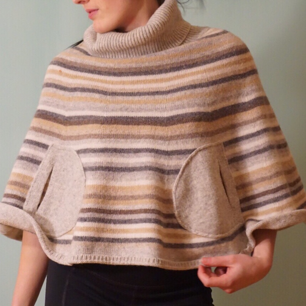 GAP wool poncho ✨